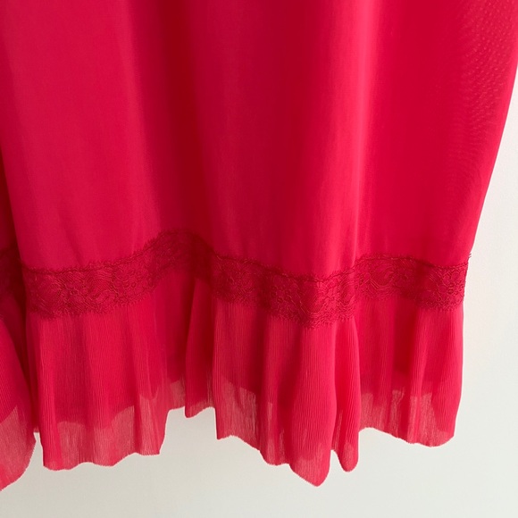 VINTAGE Luxite by Kayser Red Full Slip Adjustable Straps Lace Trim Ruffle Hem - Picture 10 of 16